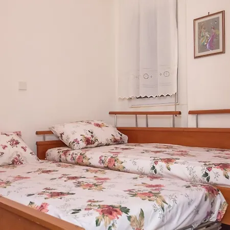 Apartment Fani Roxane *